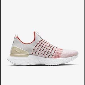 BRAND NEW IN BOX Nike React Phantom Run Flyknit 2